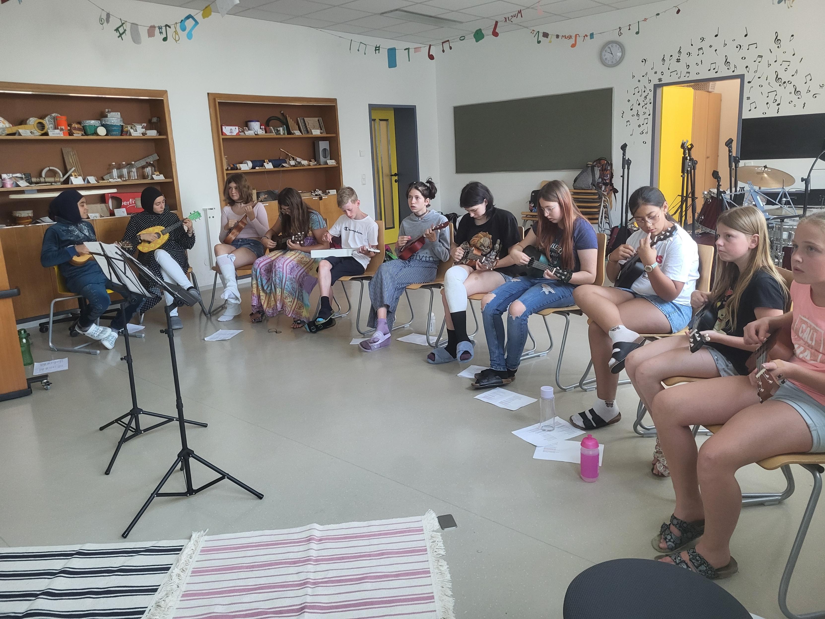 pro-KpY4DQfP.jpeg pro-KpY4DQfP.jpeg